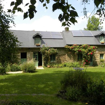 Le Lavoir De Julia Bed & Breakfast Bourgvallees Exterior photo