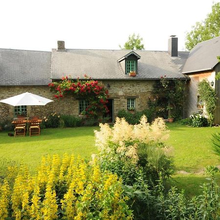 Le Lavoir De Julia Bed & Breakfast Bourgvallees Exterior photo