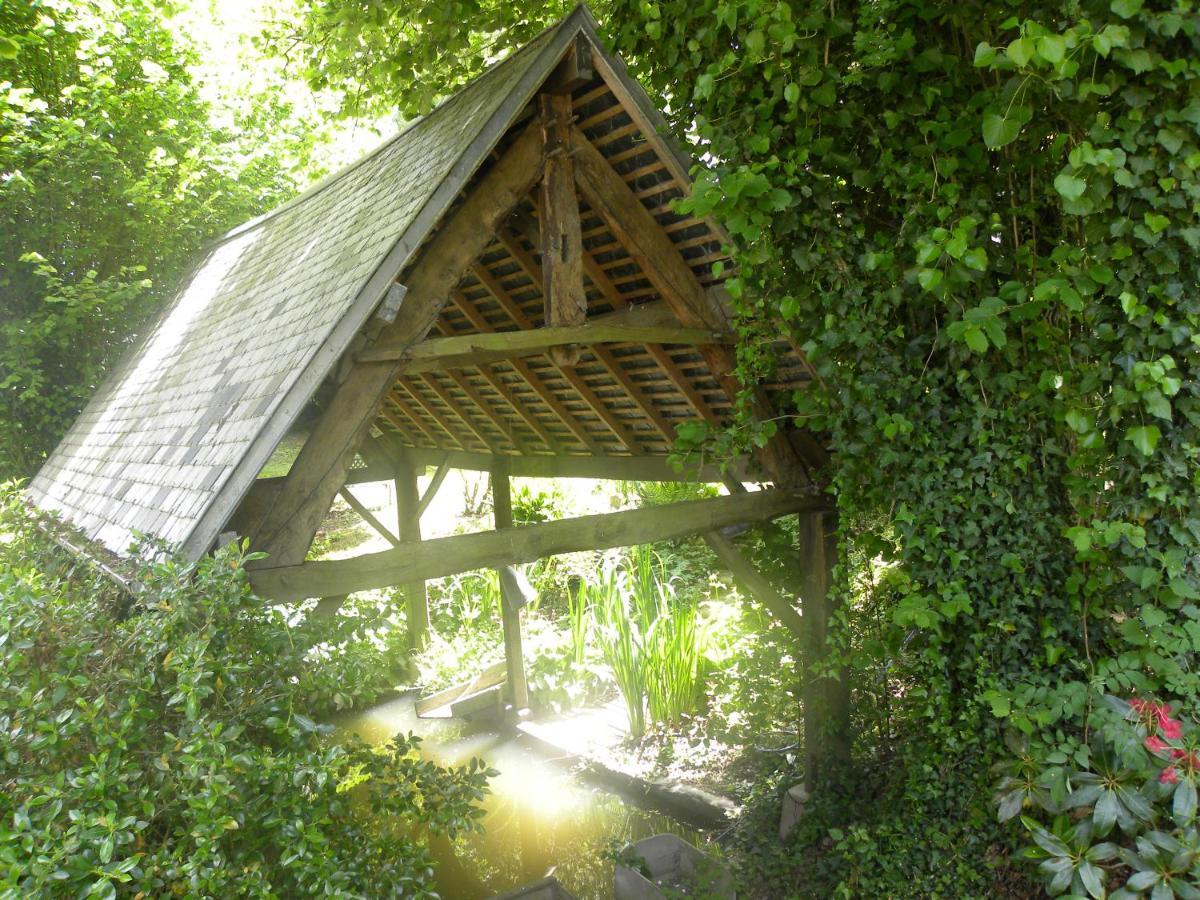 Le Lavoir De Julia Bed & Breakfast Bourgvallees Exterior photo