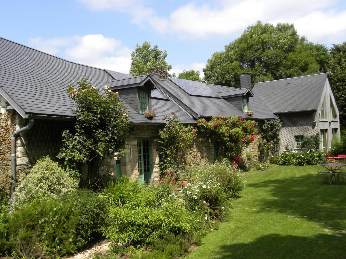 Le Lavoir De Julia Bed & Breakfast Bourgvallees Exterior photo